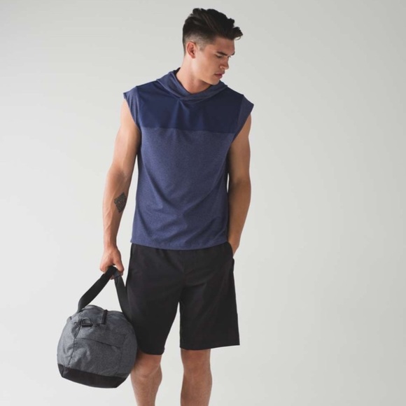 Lululemon Men’s Lg Stealth Hooded Sleeveless in
Heathered Hero Blue. Exclt Cdtn - Picture 1 of 15